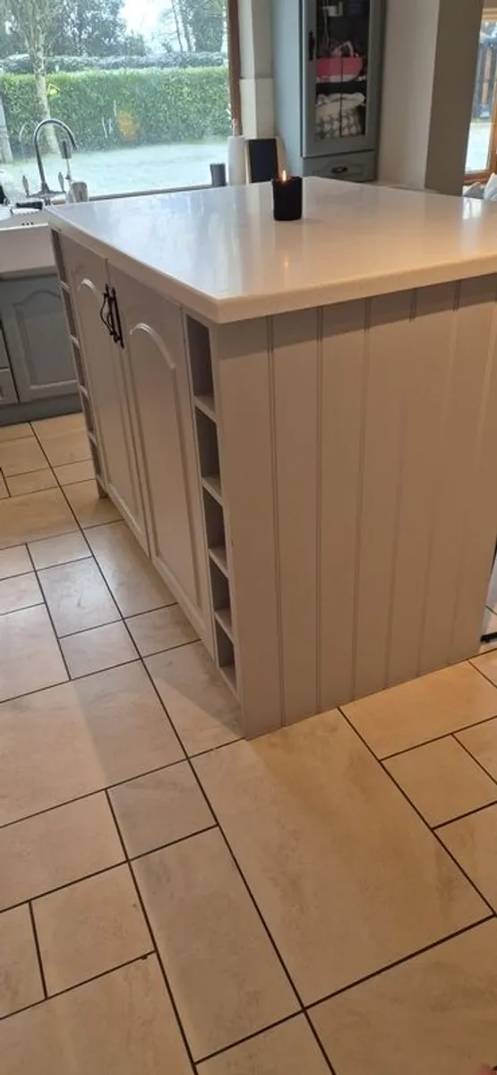 Custom Kitchen island / breakfast bar - Image 3