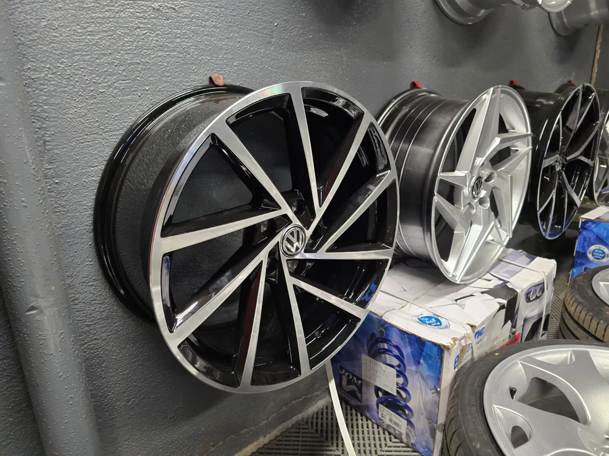 **Special** 18" Volkswagen Spielberg Style