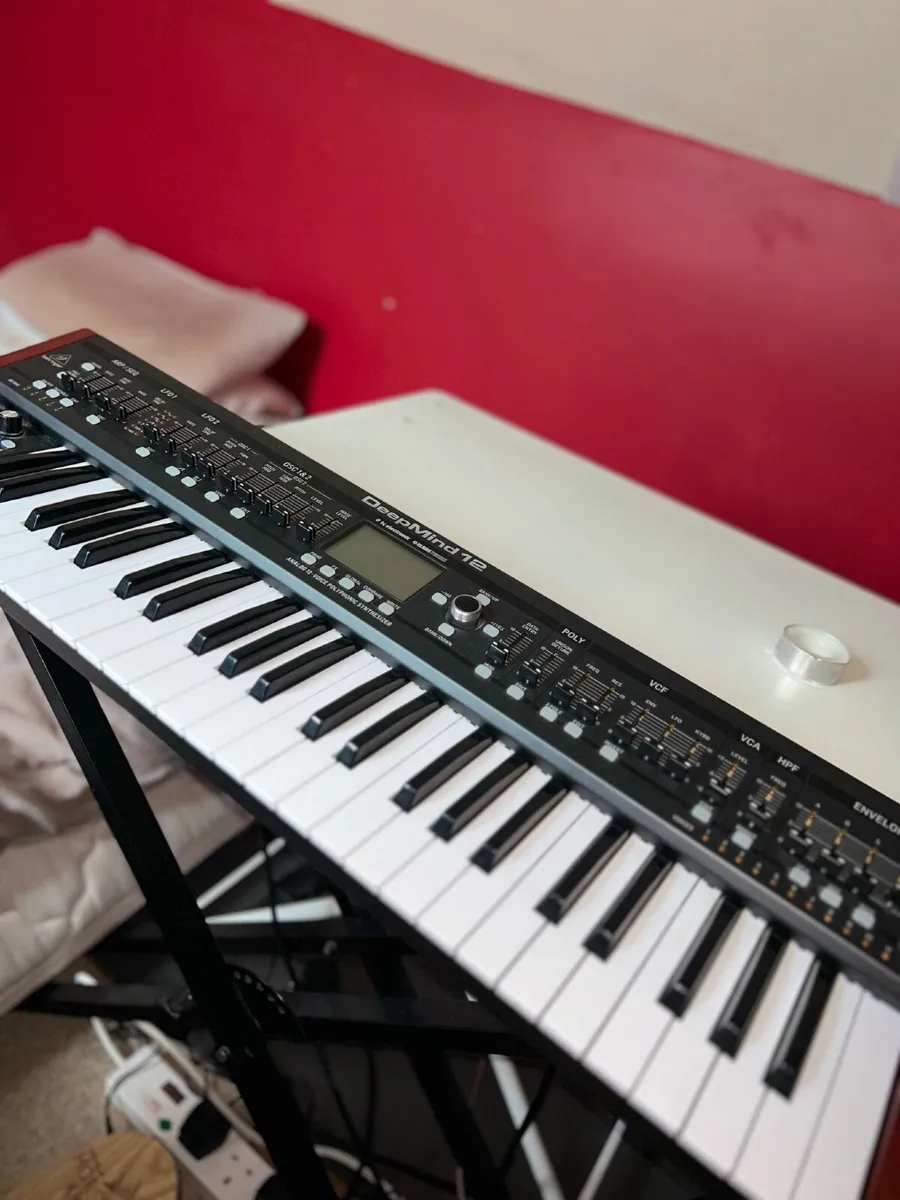 Behringer Deepmind 12 Synthesiser + bag - Image 2