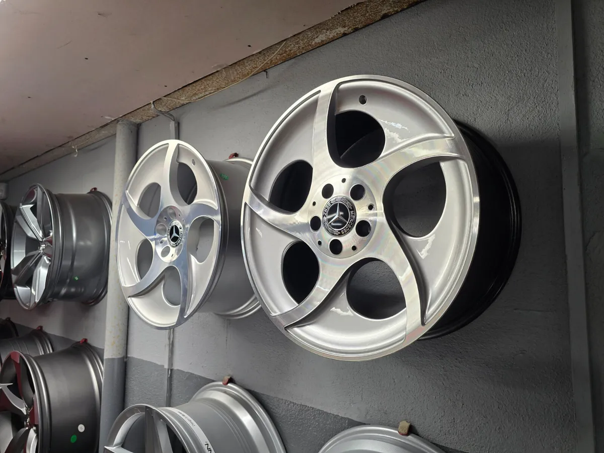 **Special** 18" Merc Alphards Style