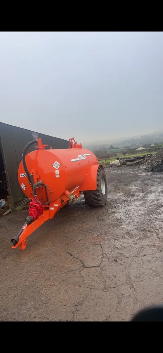 Slurry tanker - Image 1