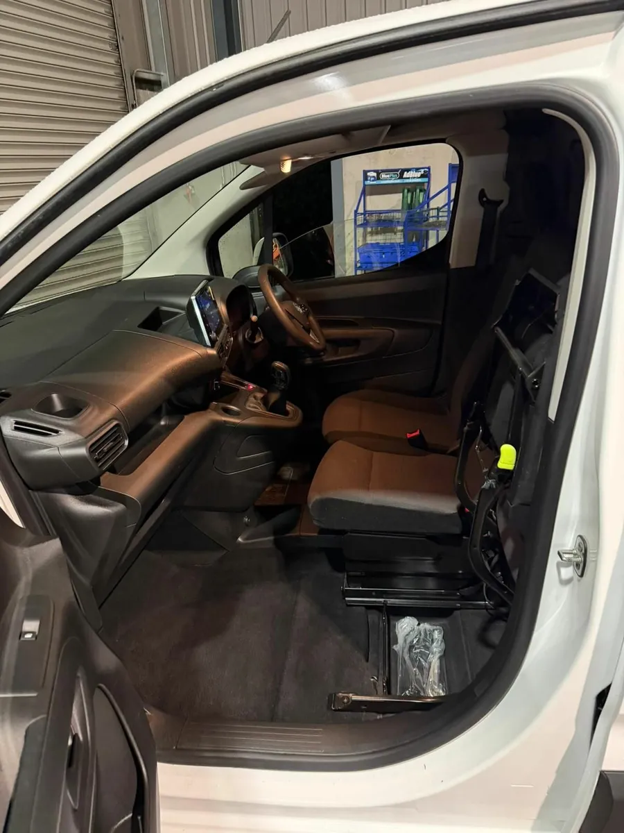 Vauxhall Combo 2021 - Image 2
