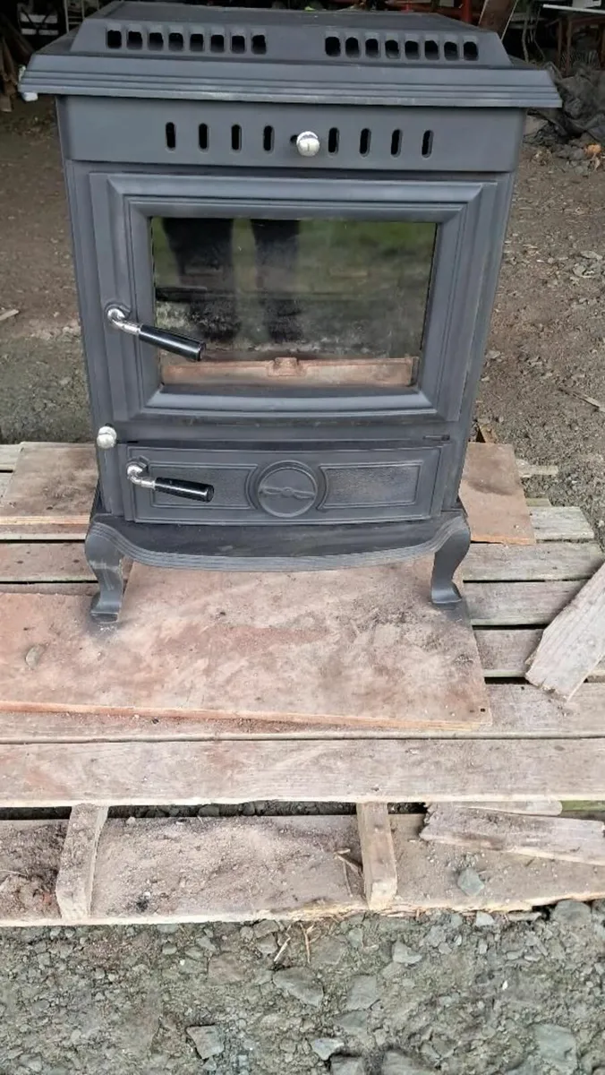 Olymberyl Stove 400 Euro - Image 1