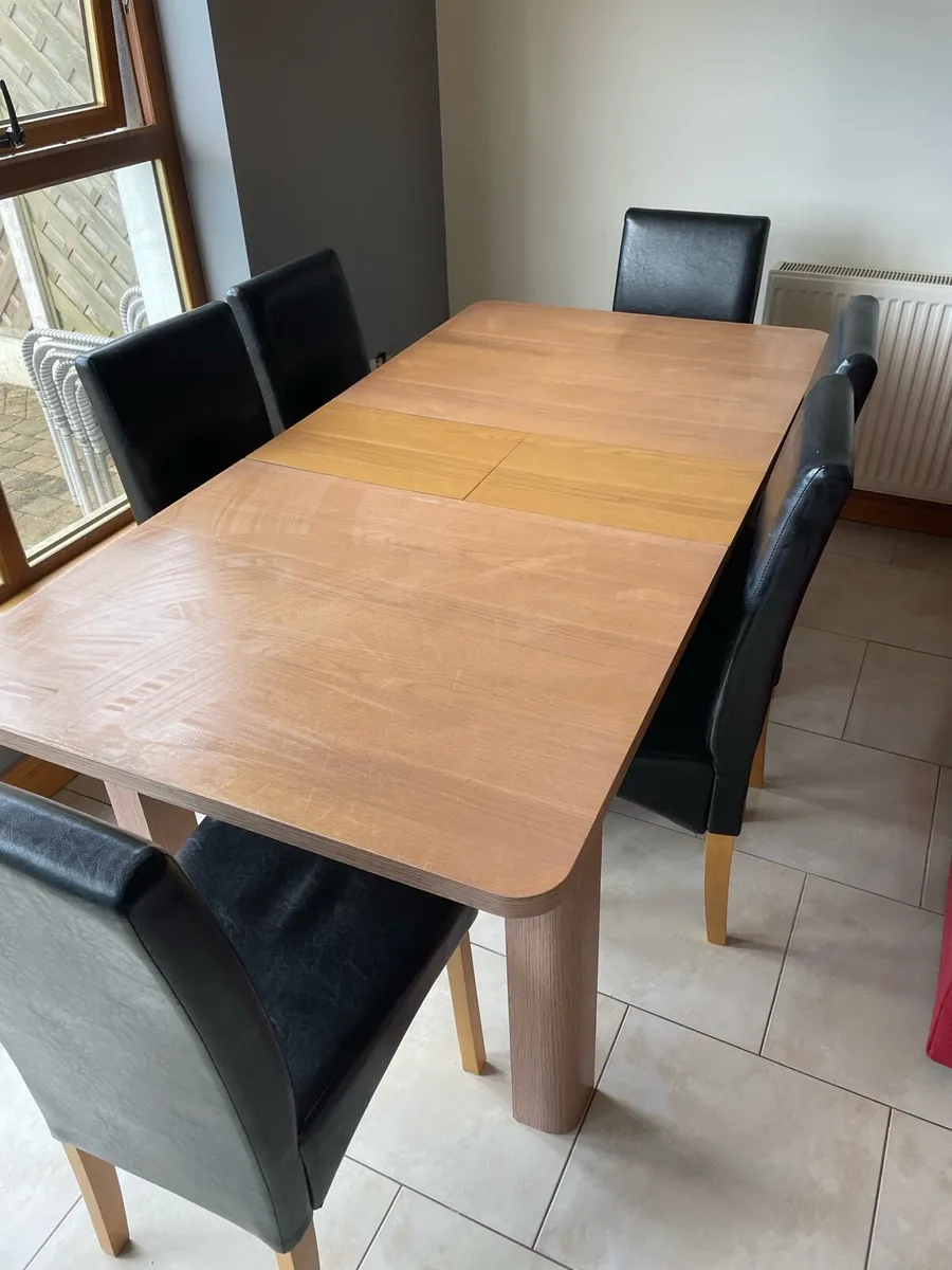 Laminate table and chairs - Image 4