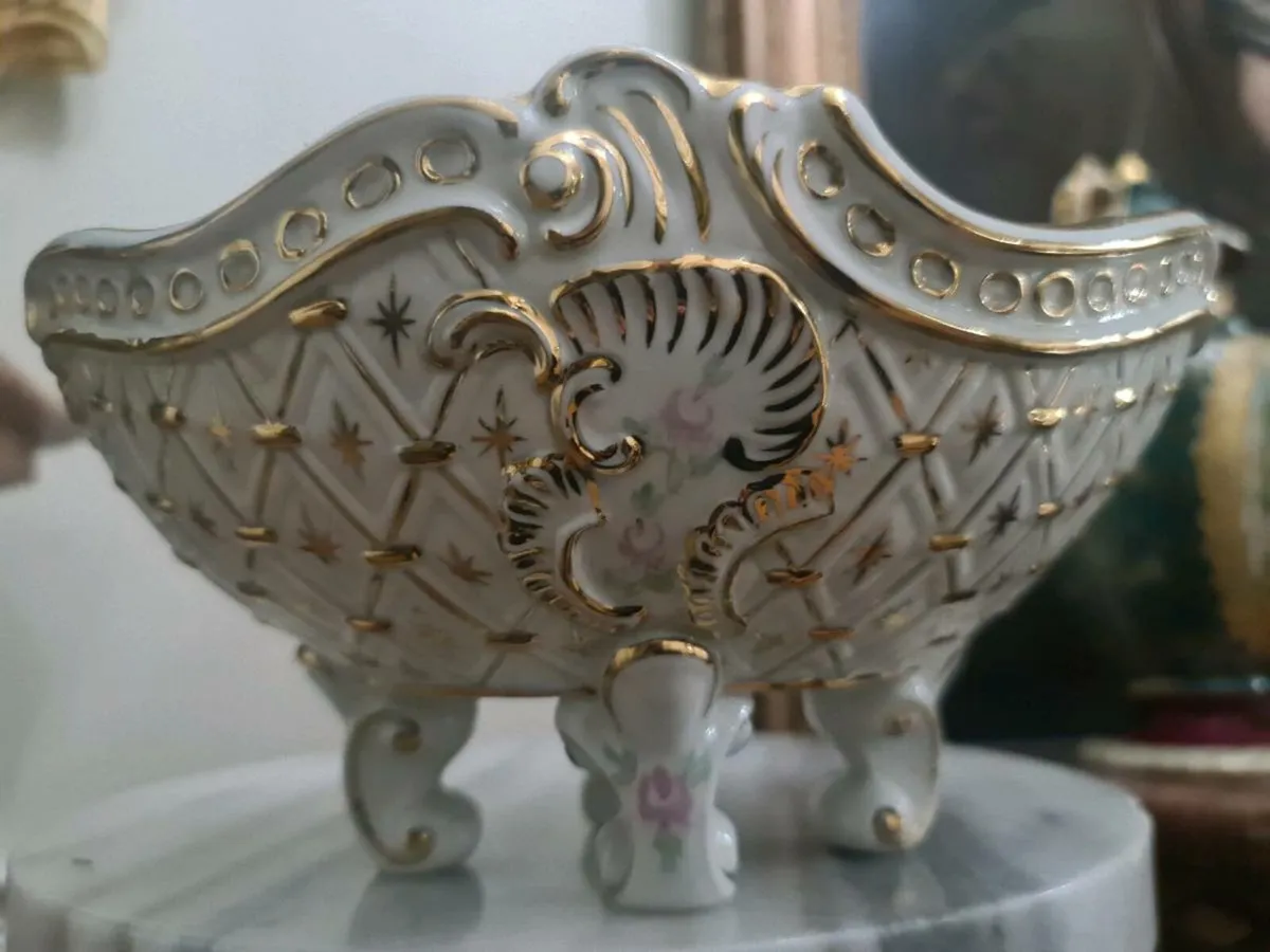 Vintage Irish dresden Centre piece - Image 4