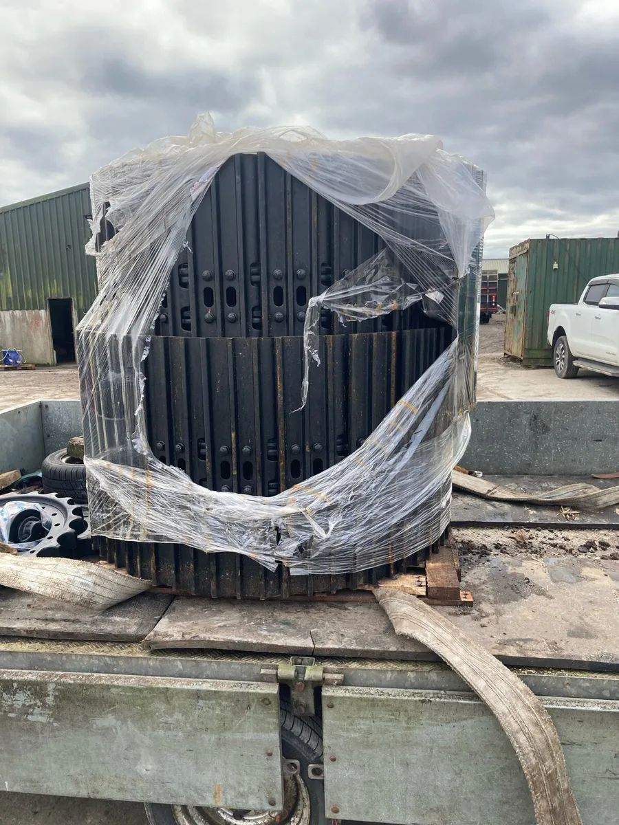 Hitachi undercarriage parts - Image 2