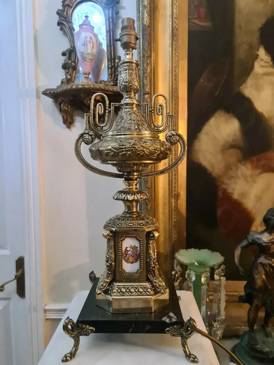 Classical vintage lamp SHIPPING AVAILABLE - Image 1