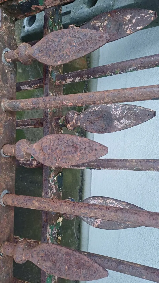 Vintage driveway gates - Image 3