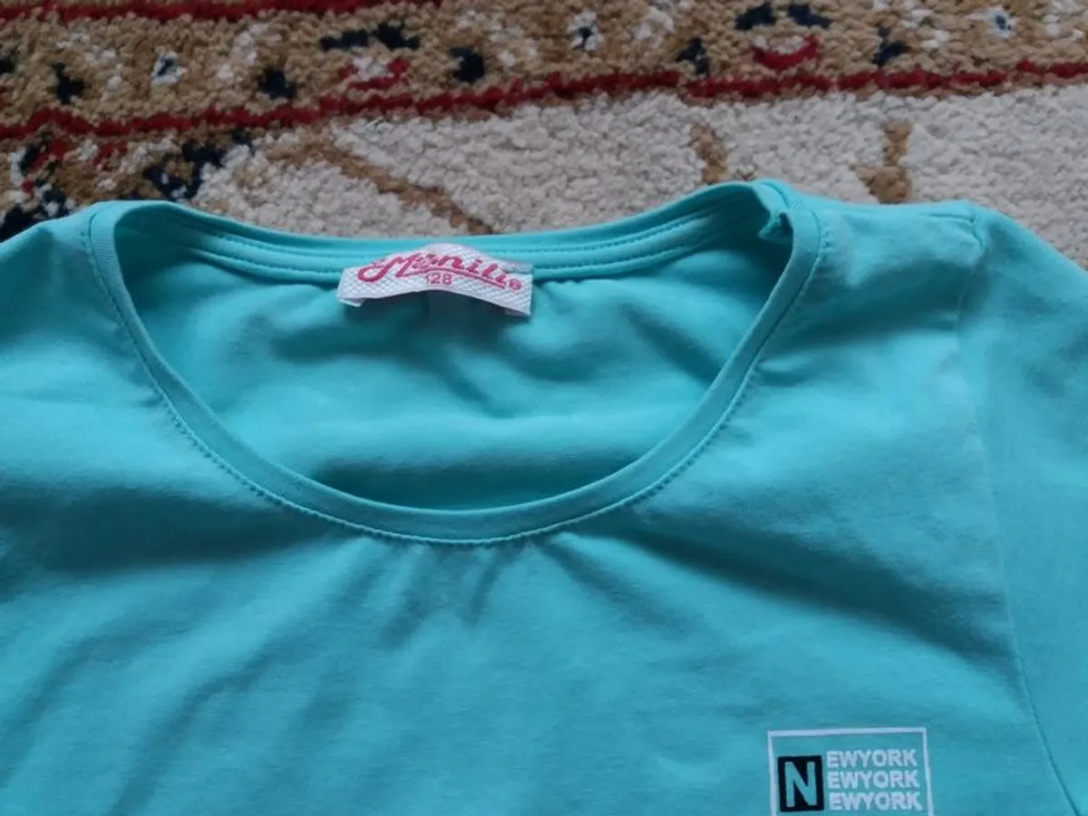 Girls tshirt 6-9yo - Image 2