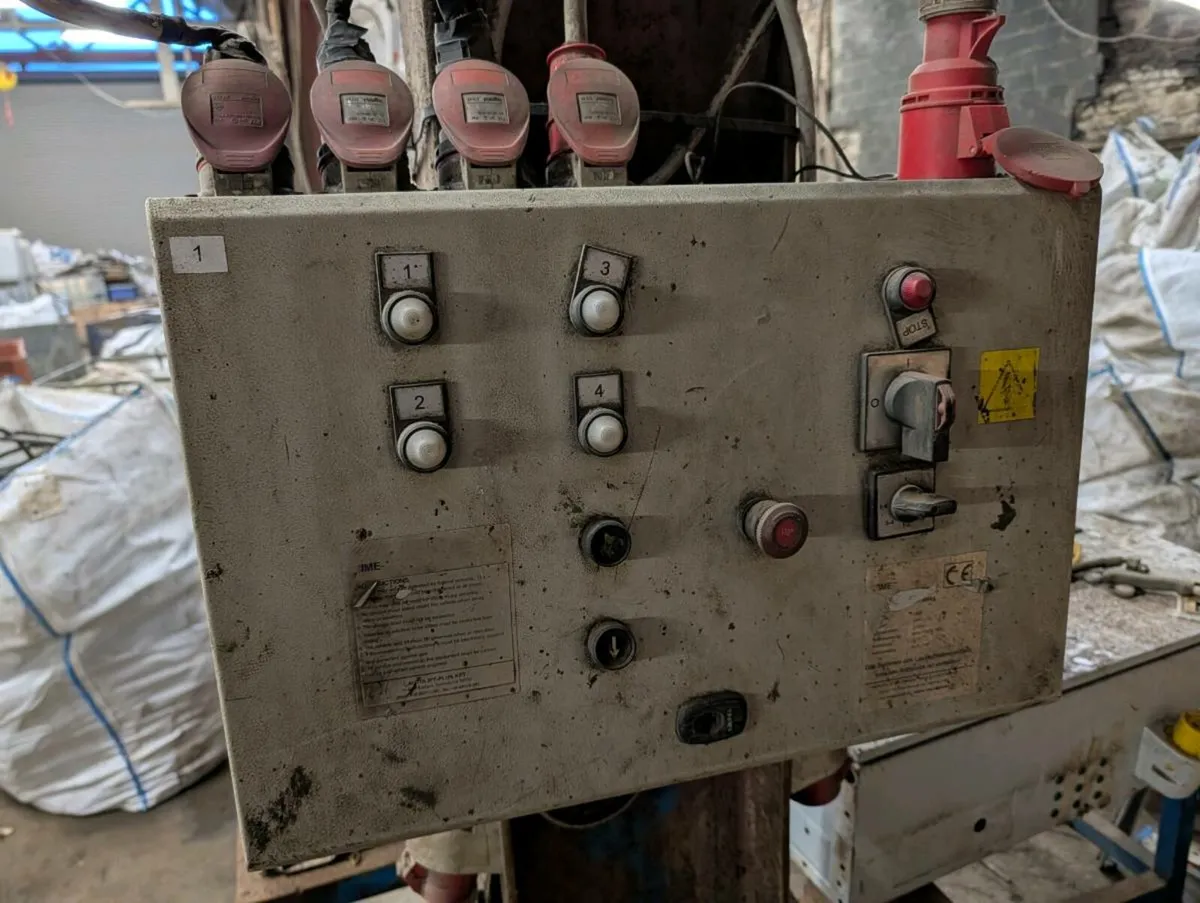 20 ton truck lift - Image 1