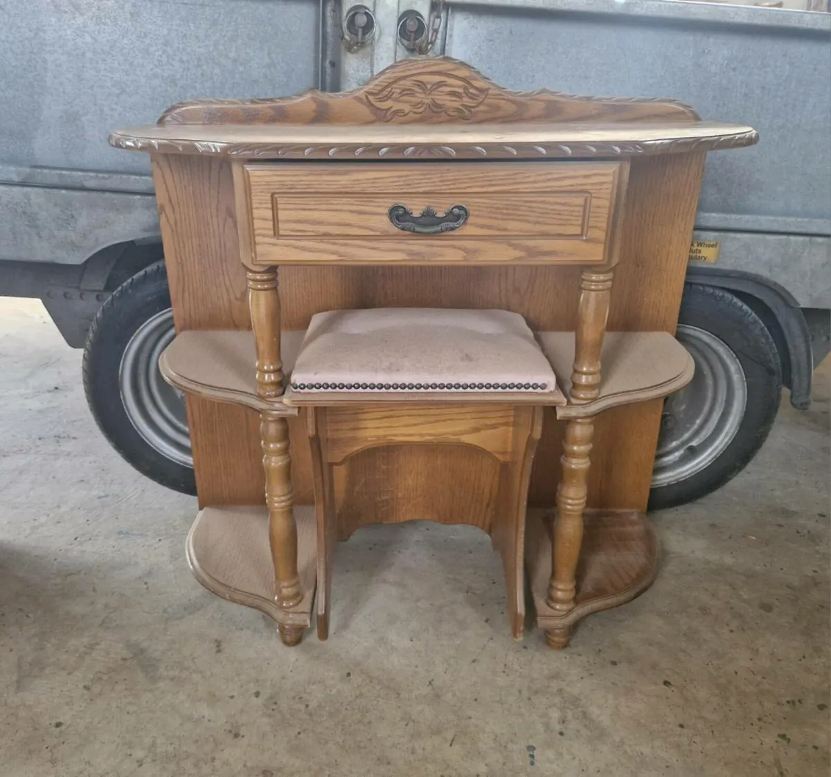 REDUCED Vanity / writing table furniture clearout - Image 1
