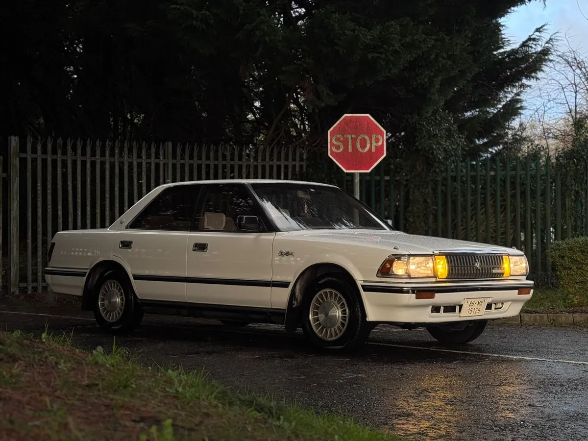 1988 Toyota Crown Royal Saloon - Image 4