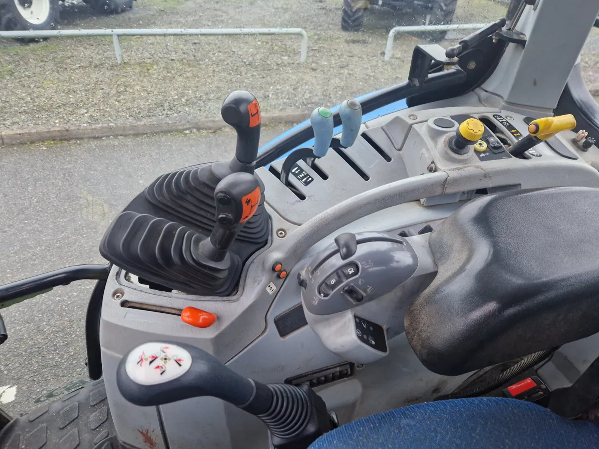 2008 New Holland T6030 - Image 4