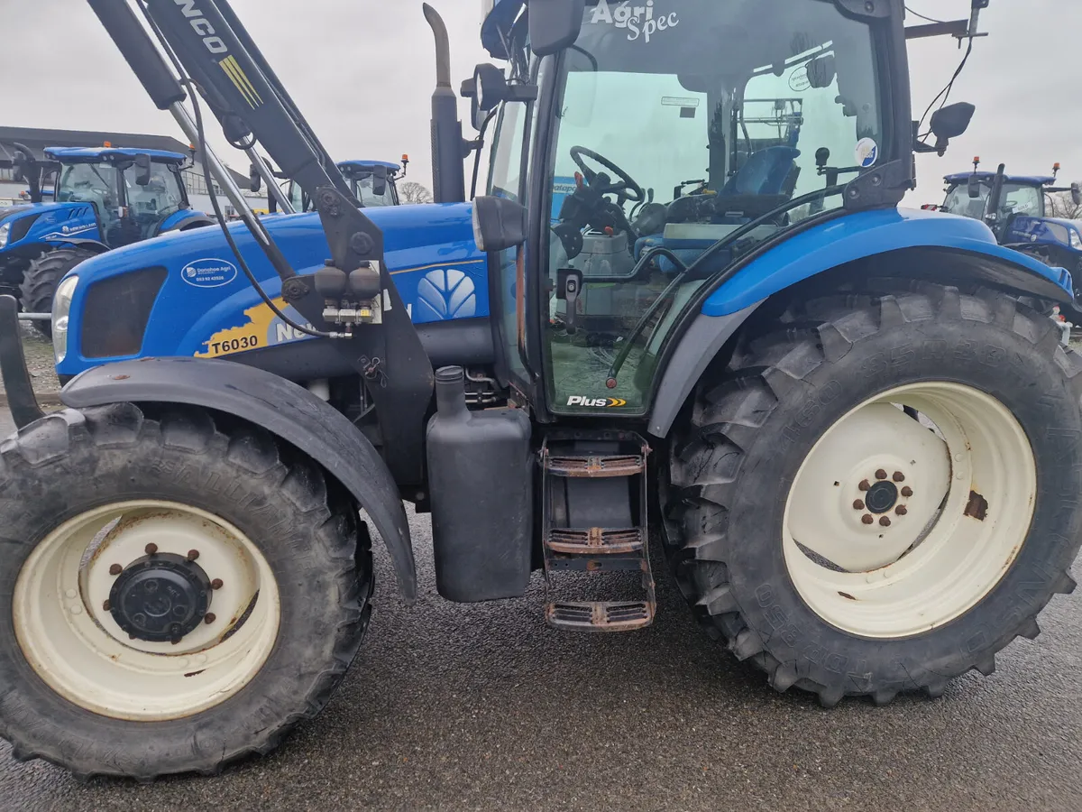 2008 New Holland T6030 - Image 2
