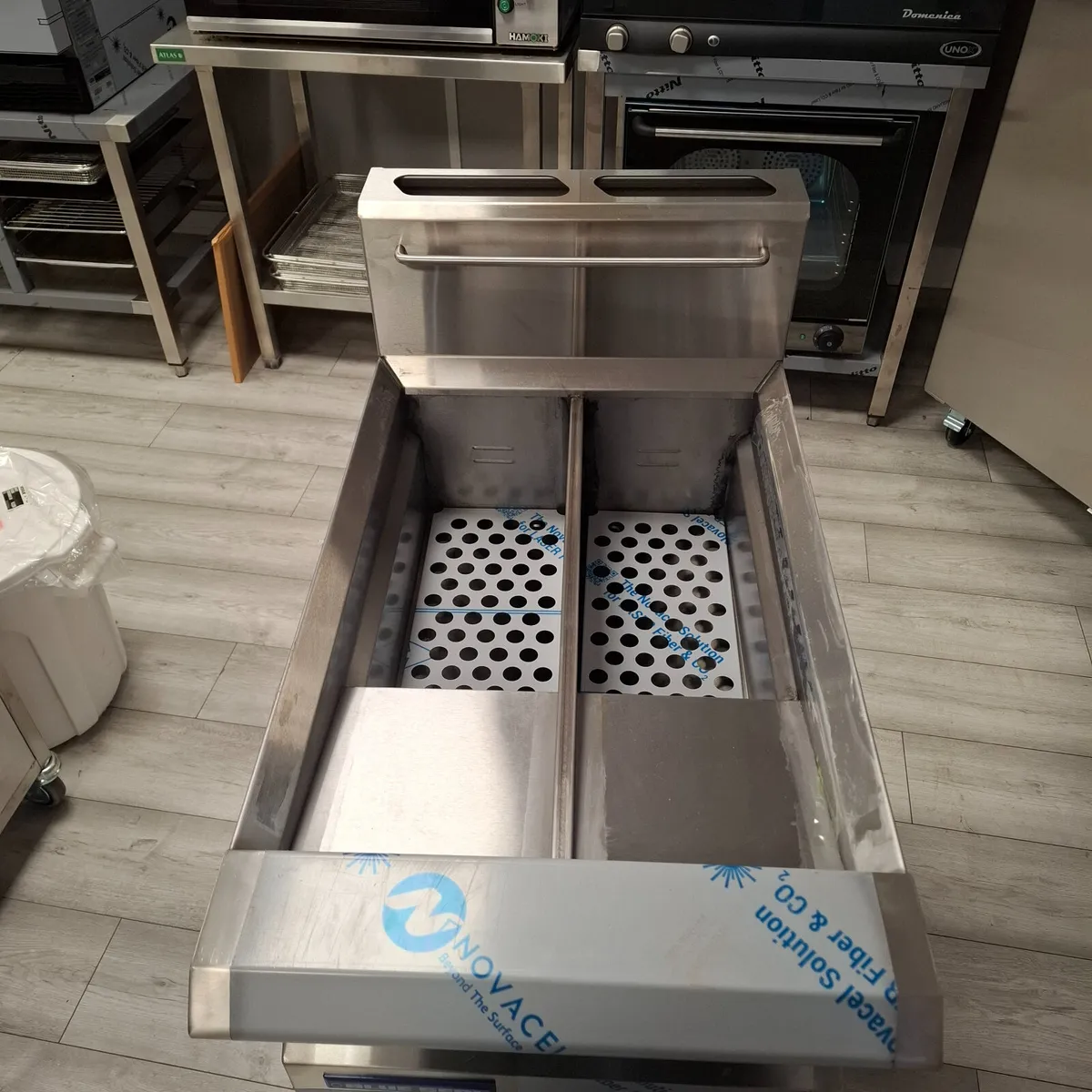 Blue Seal GT46 Gas Twin Tank Fryer - Image 4