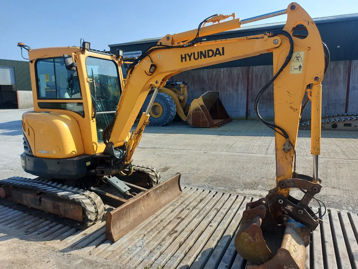 Mini digger - Image 1