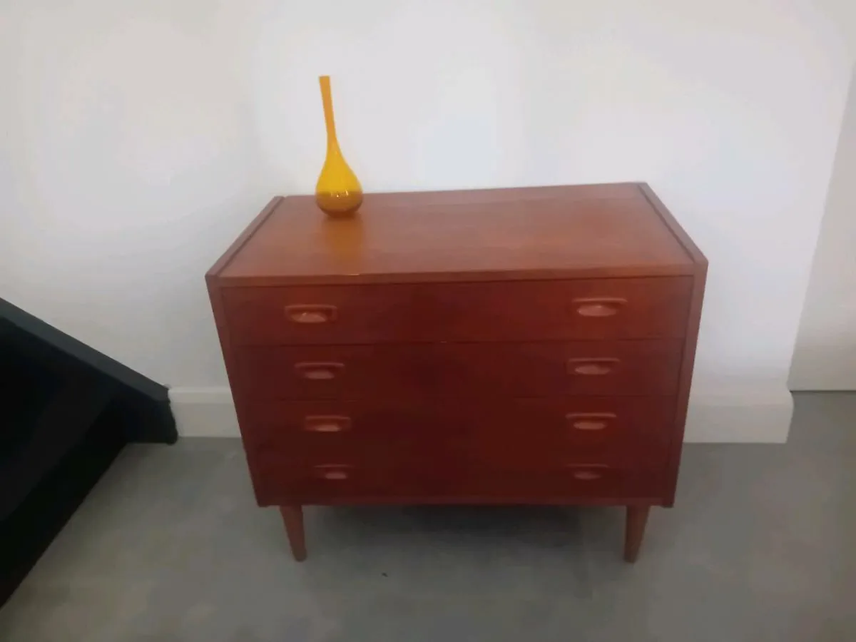 Chest of drawers - Image 1