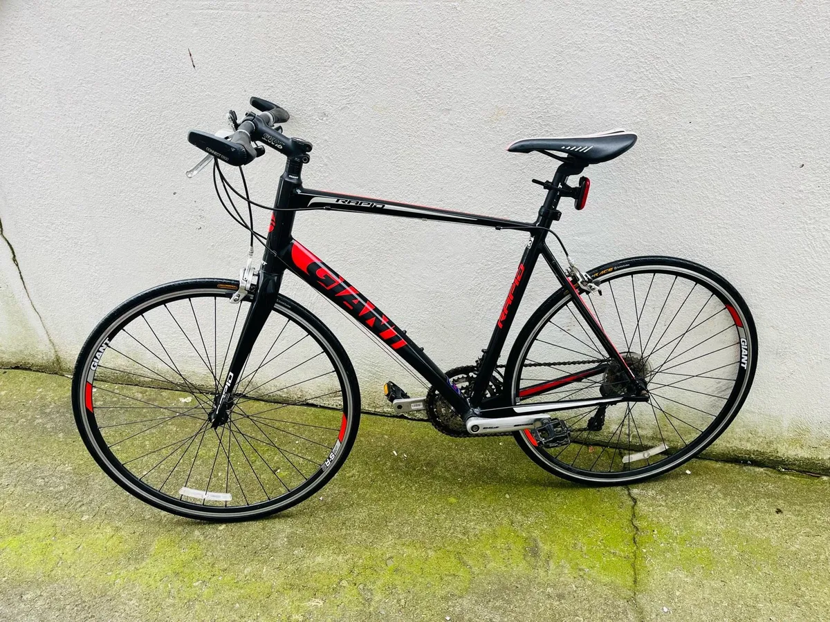 Giant Rapid hybrid bike - Image 2