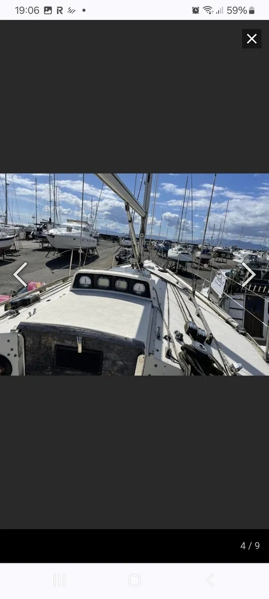 Sigma 33 yacht - Image 4