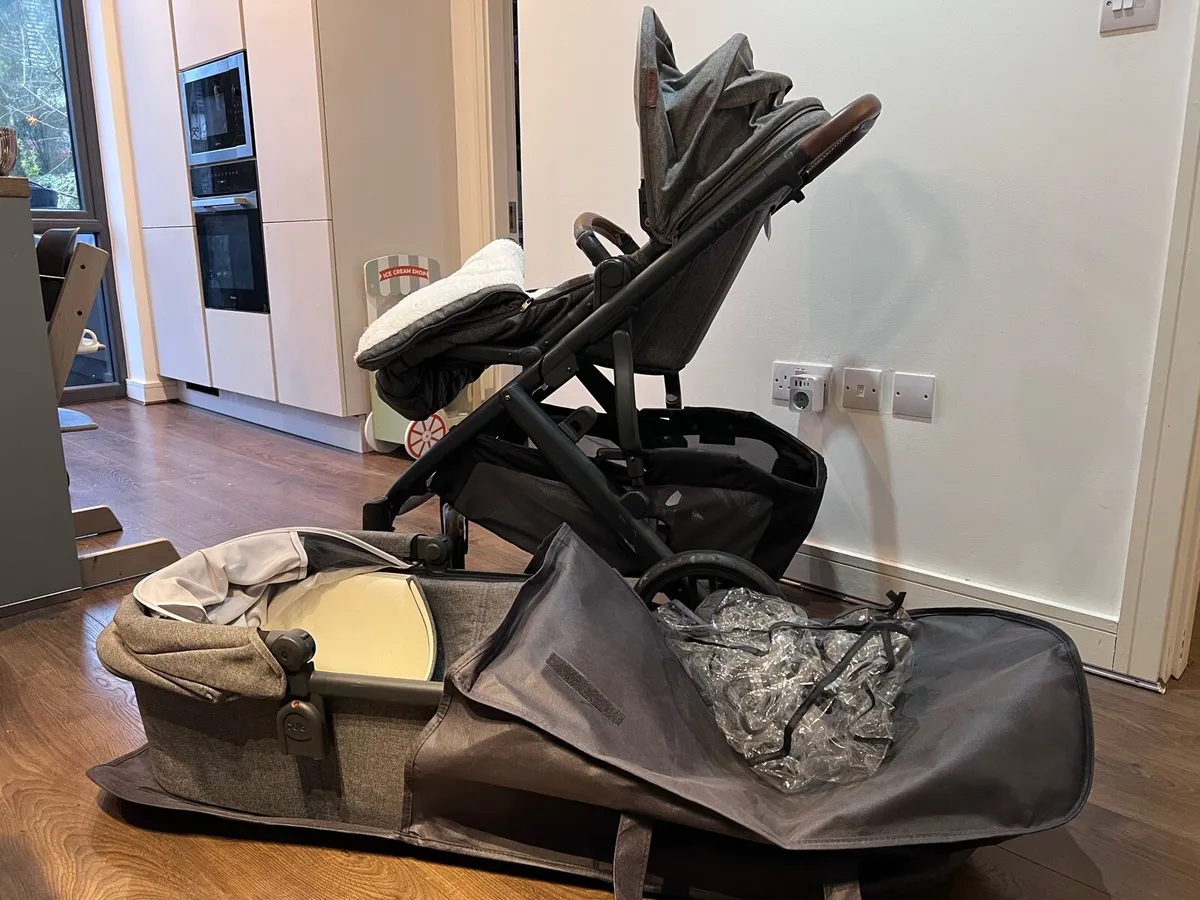 Uppababy Vista V2 - Greyson (Bundle) - Image 2