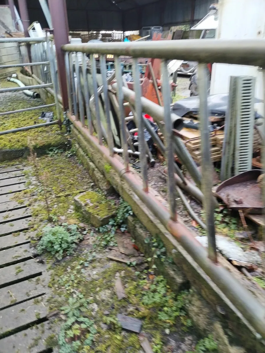 Feed barriers - Image 2