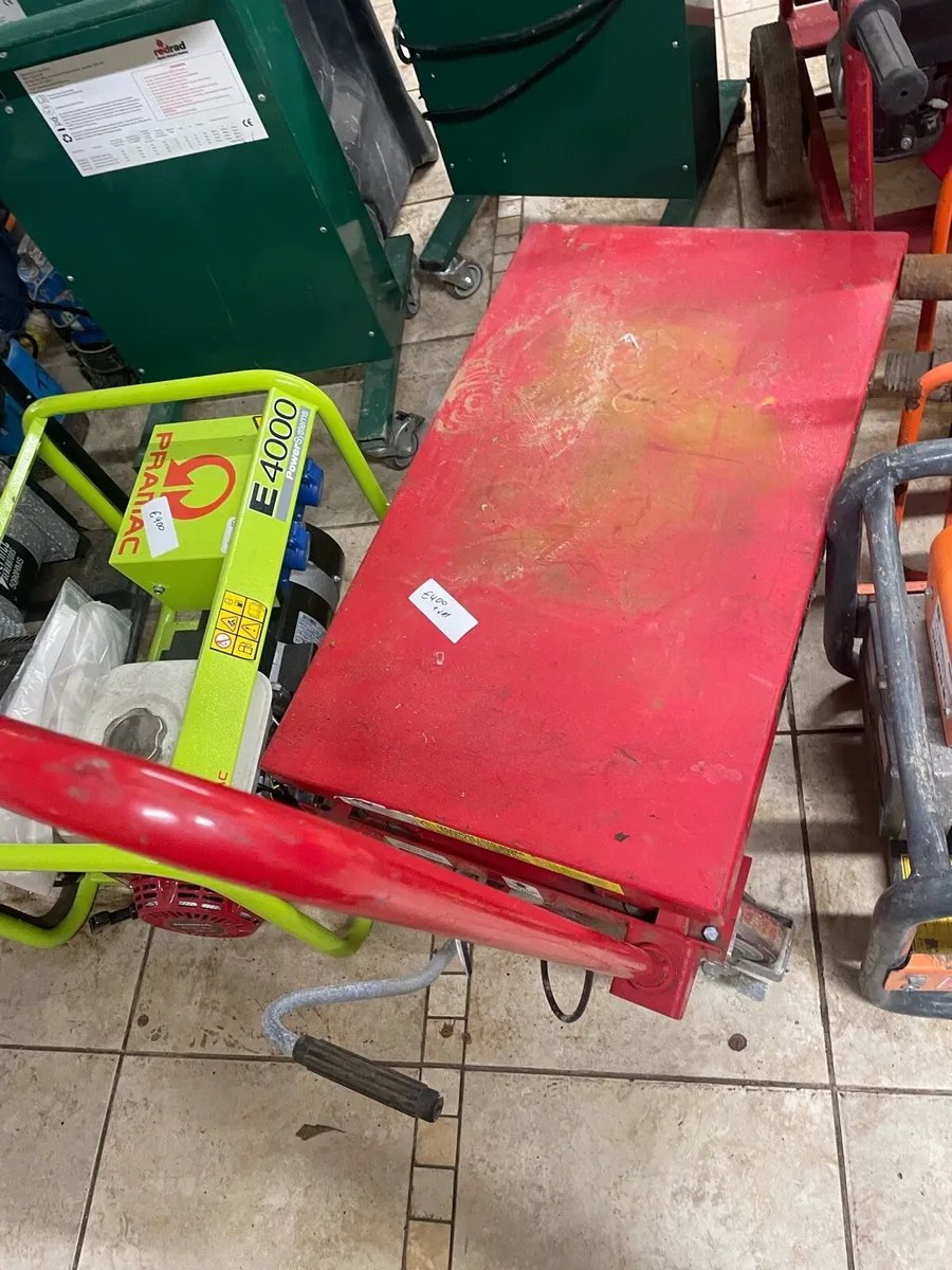 Lift table - Image 1