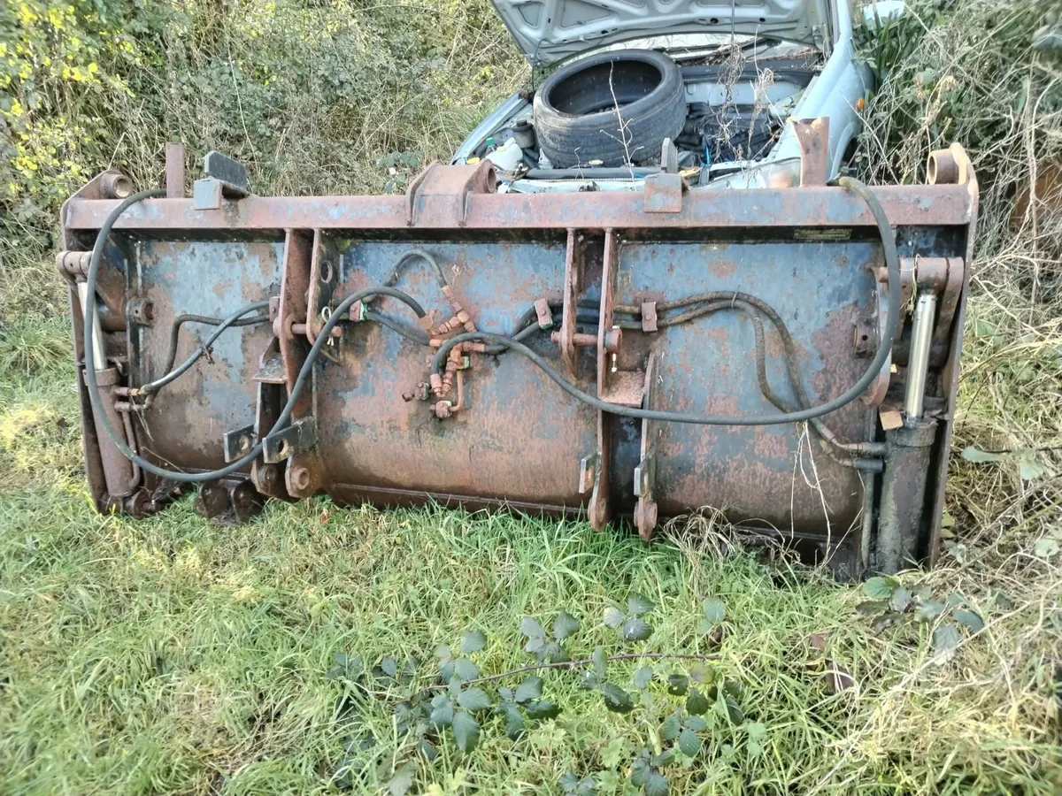 4 in 1 bucket - Image 3