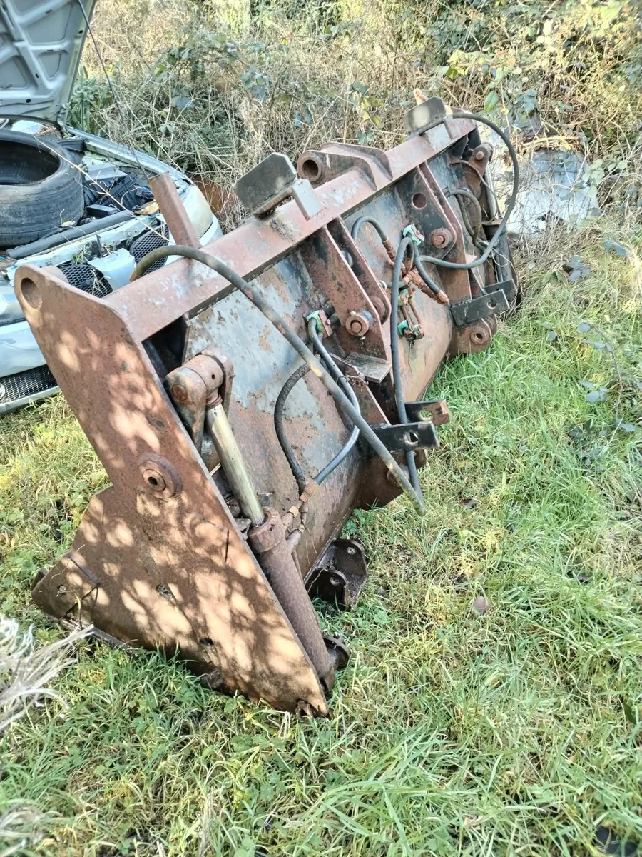 4 in 1 bucket - Image 4