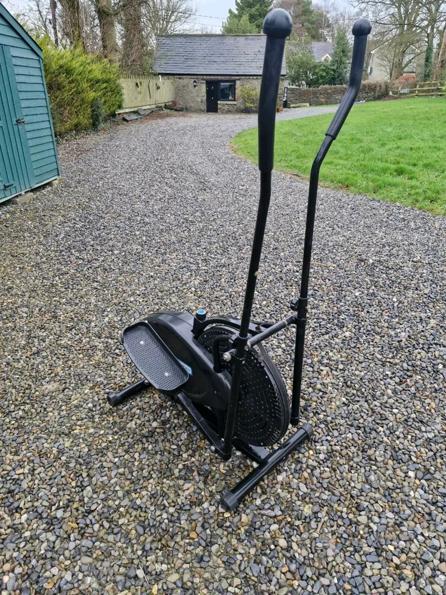 Cross trainer - Image 2