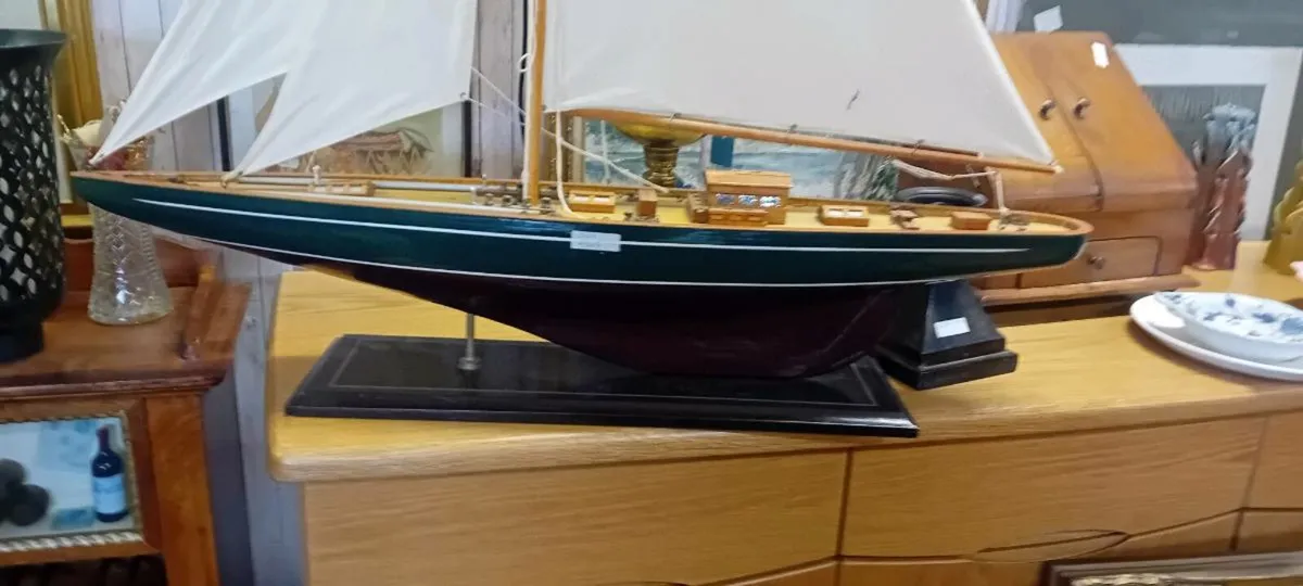 Large Wooden Mounted Yacht - Image 2
