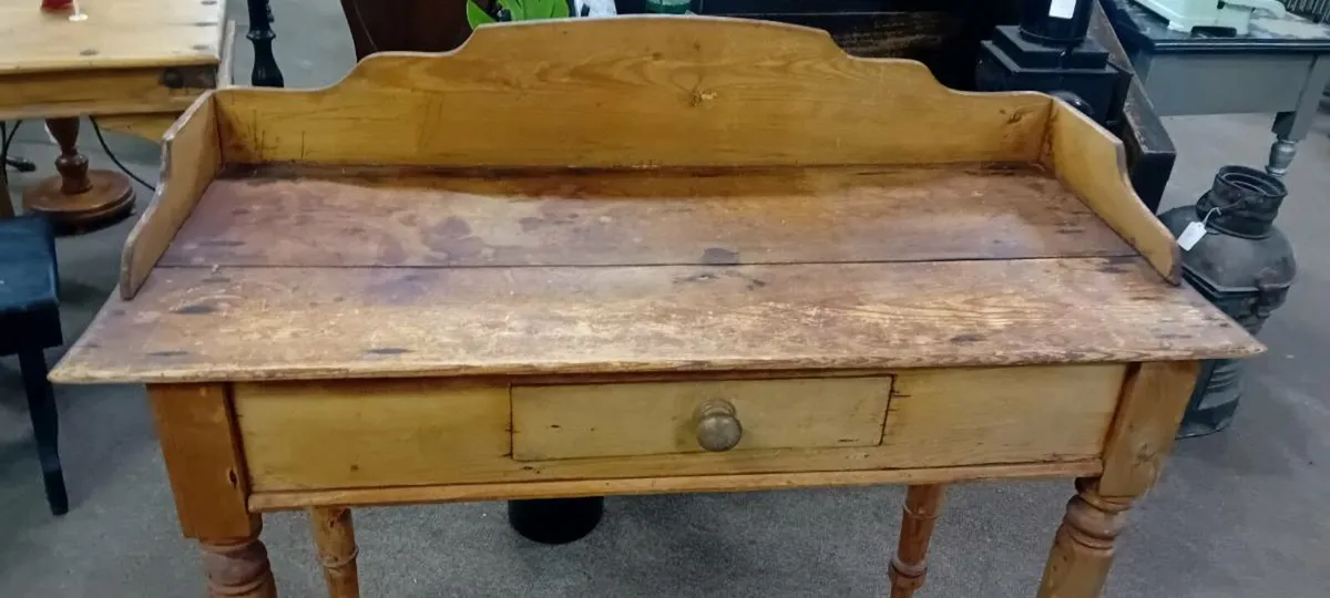 Victorian Era Striped Pine Wash Stand - Image 2