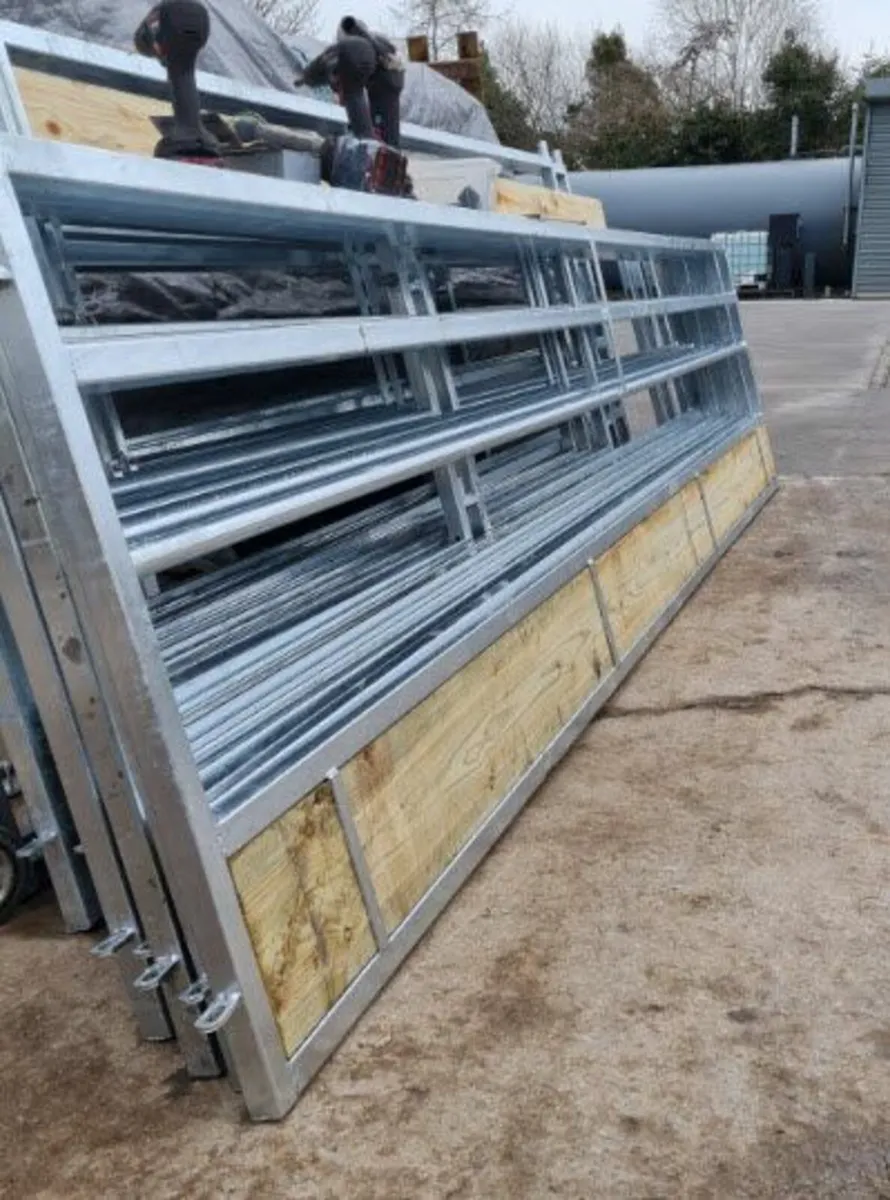 NEW Feed Barrier - Image 3