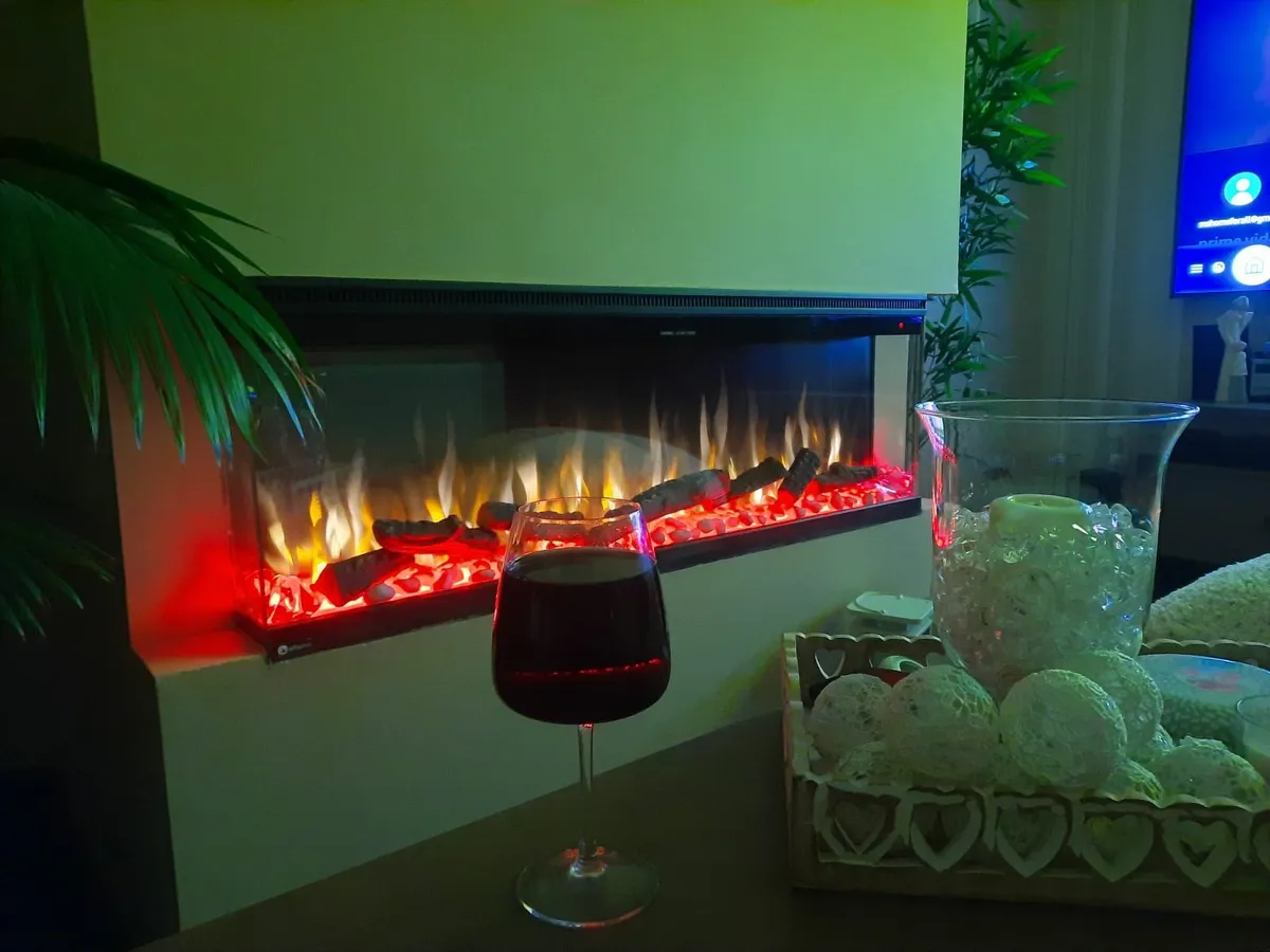 72"3Sides Electric fireplace.FREE delivery. - Image 1