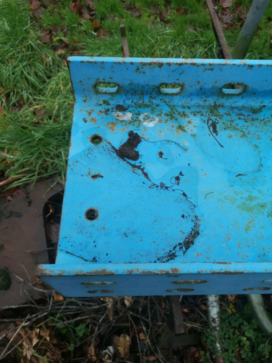 Assortement of tools /items - Image 4