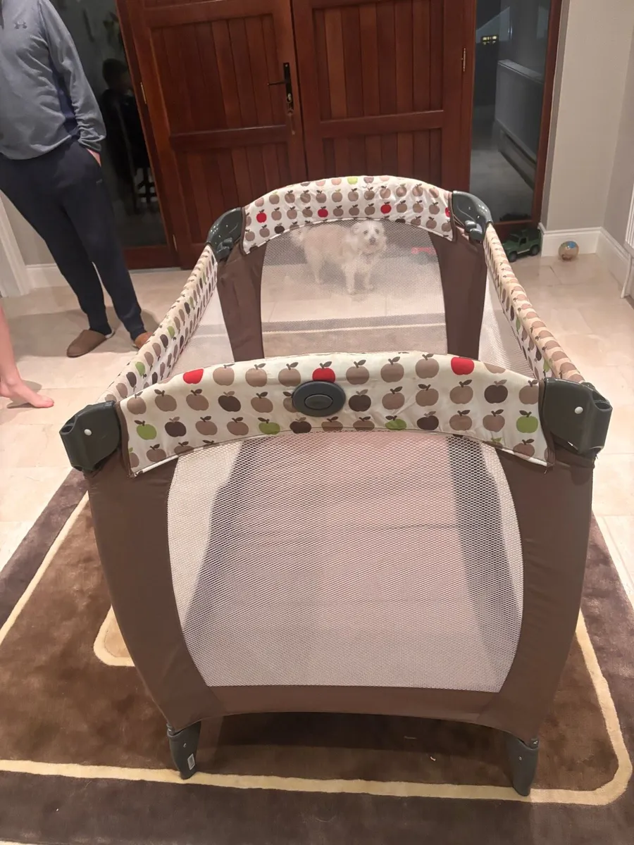 Travel cot - Image 4