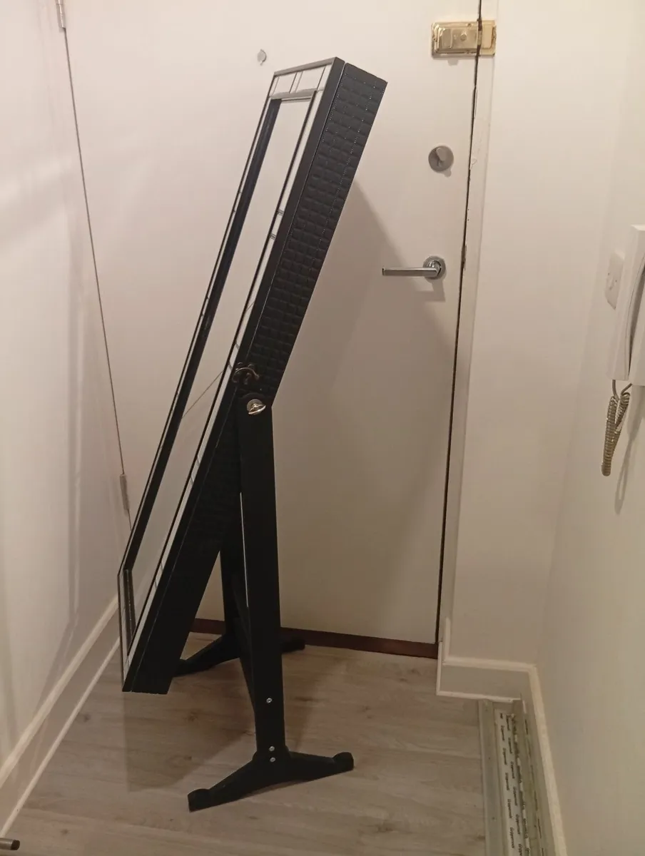 Luxury Freestanding mirror cabinet unit - Image 3