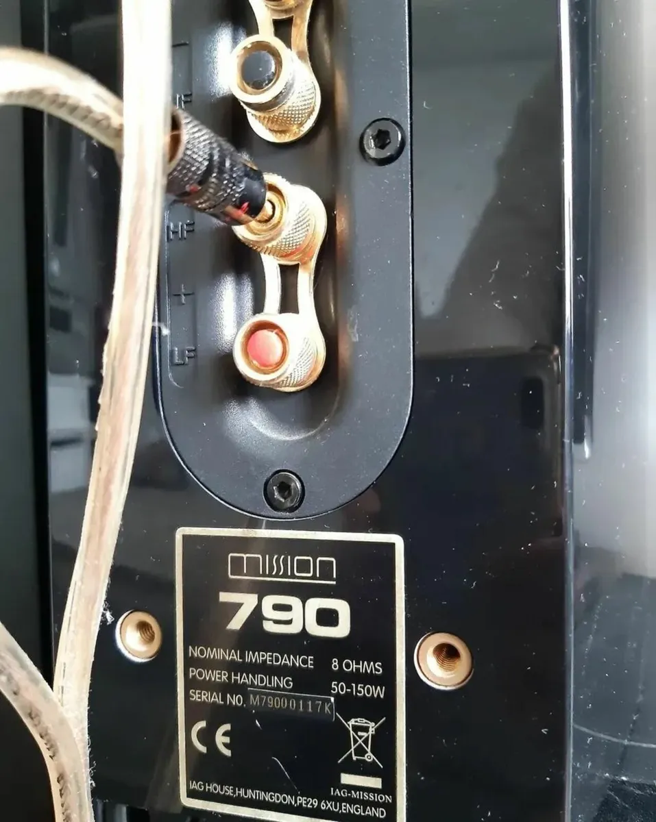 2 mission speakers .hi end - Image 1