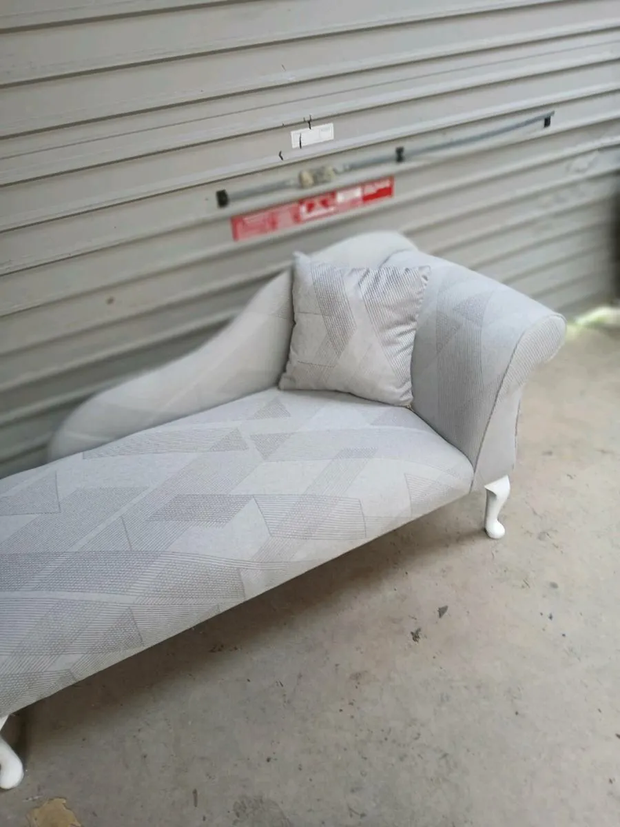 Chaselounge newlereupholster - Image 3