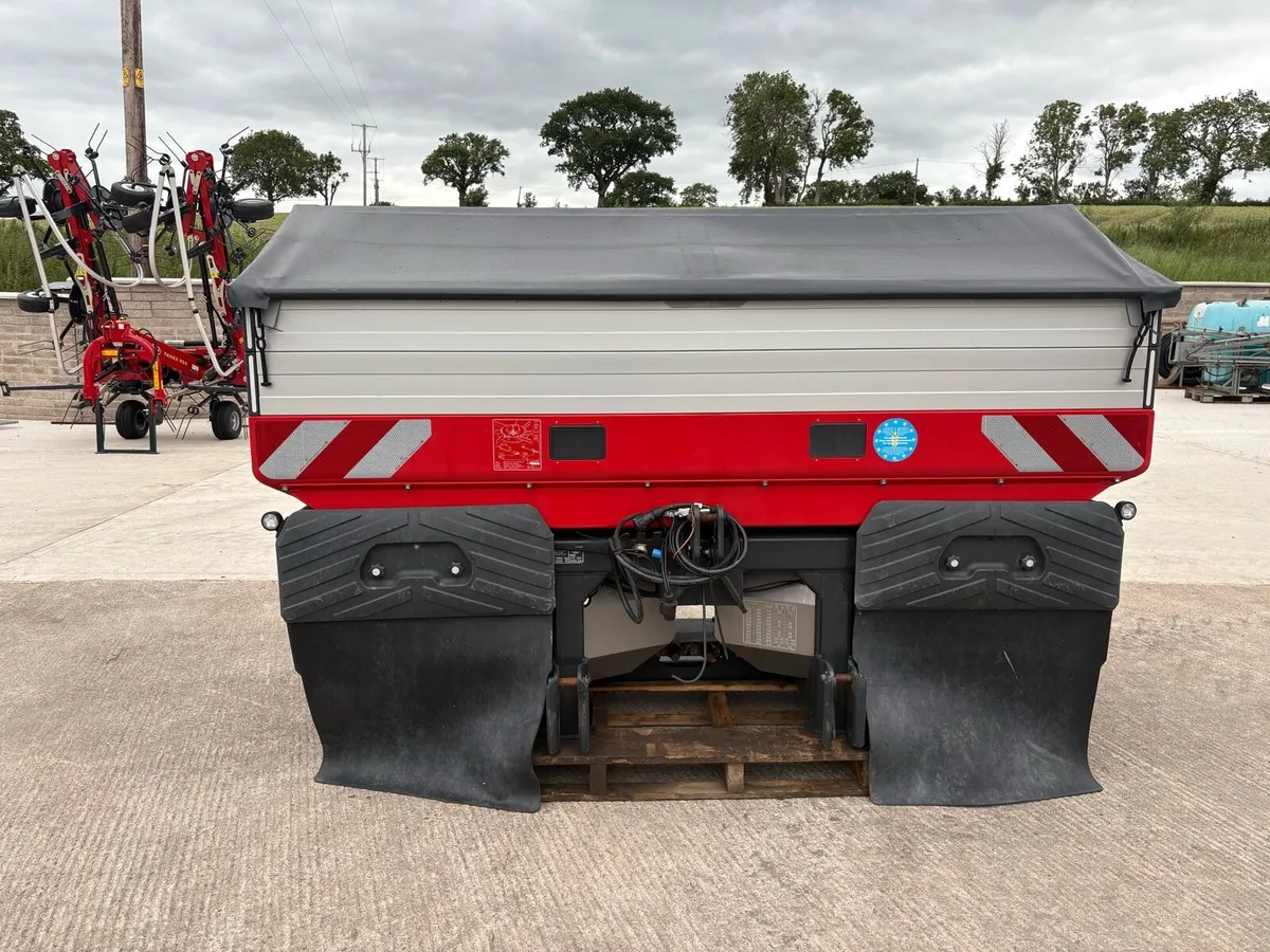 Vicon RO-EDW Weigh Cell Fertiliser Spreader - Image 1