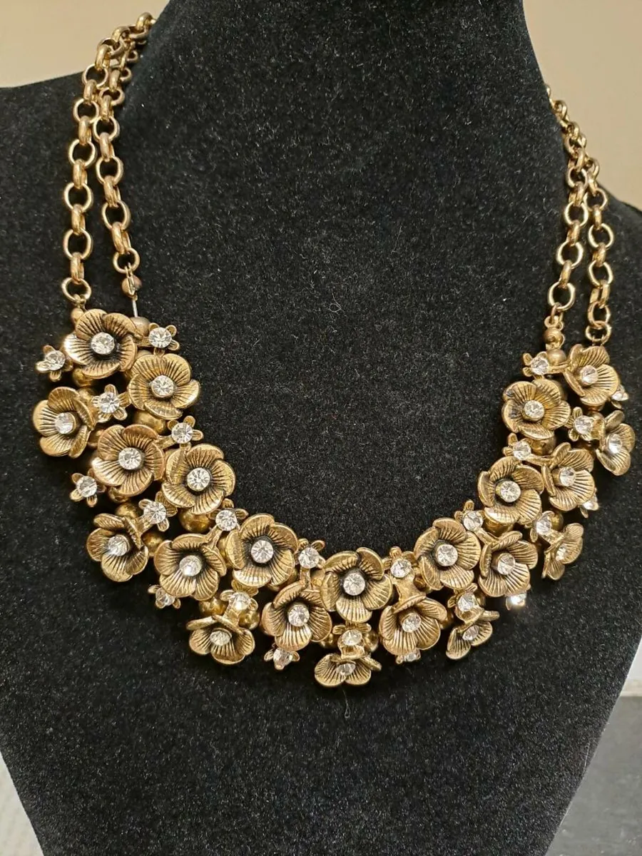 Vintage Gold Floral Statement Necklace - Image 2