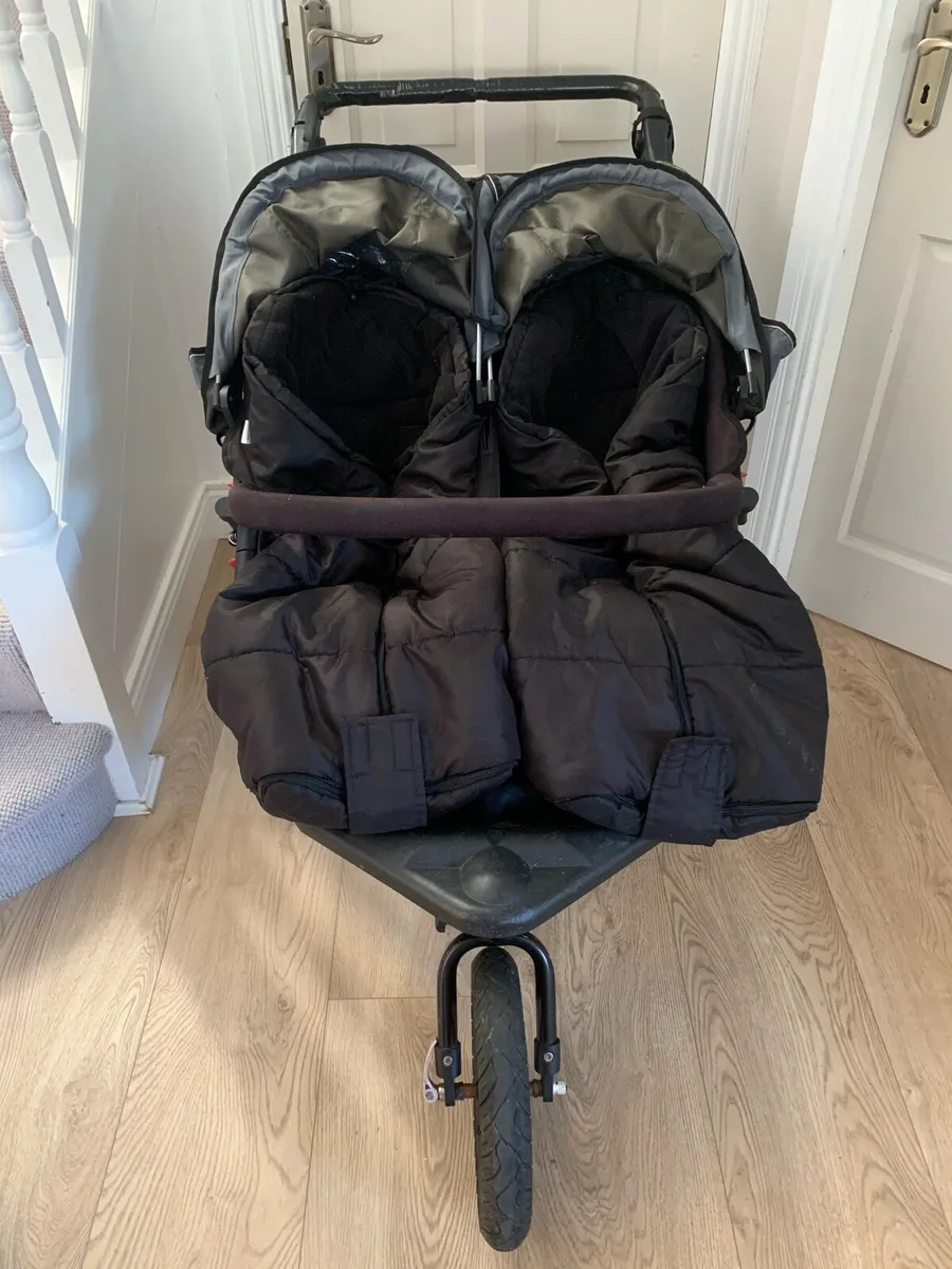Out and about double buggy - Image 3