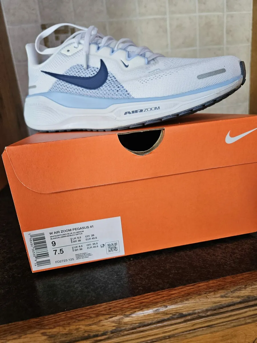 Running shoes - Image 2