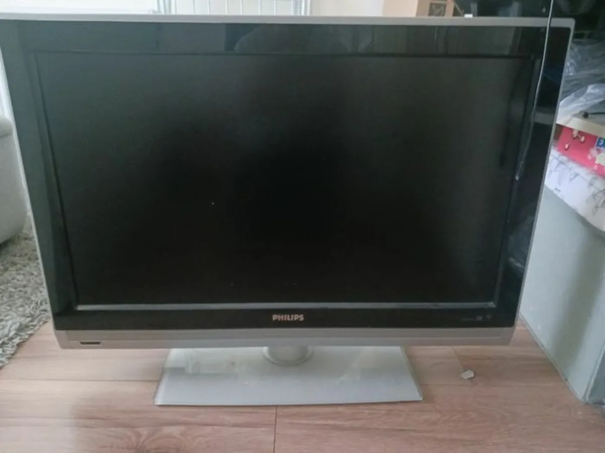 Philips 32 Flat Screen TV - Image 2