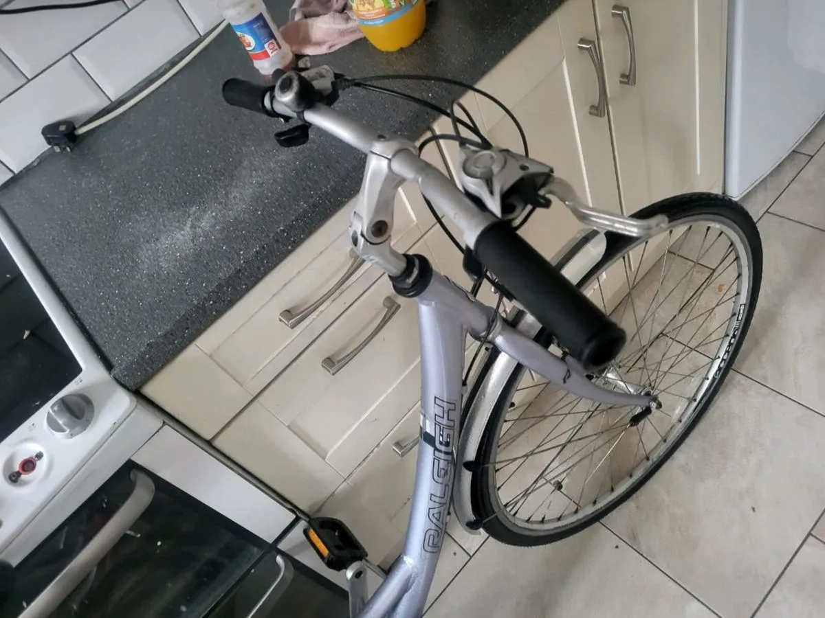 Ladies bike - Image 4