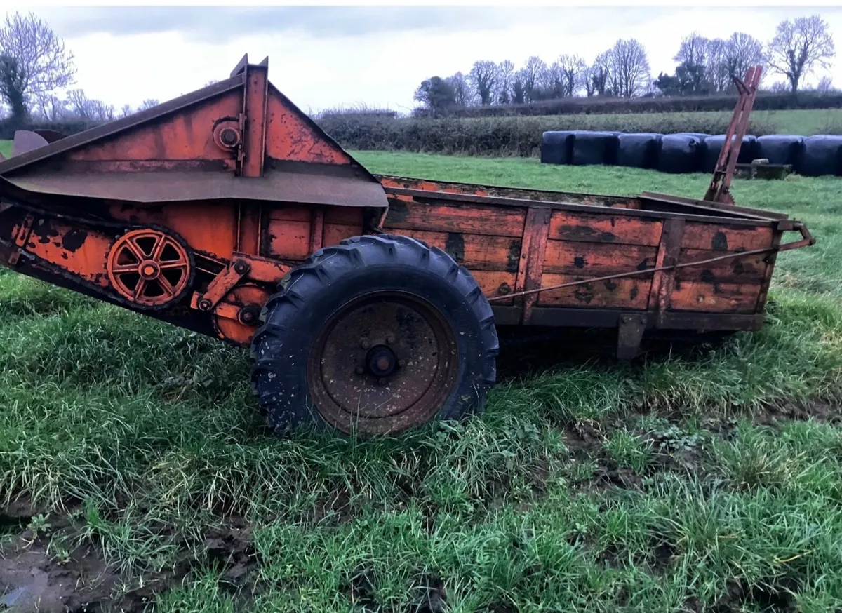 Salopian Manure Spreader - Image 1