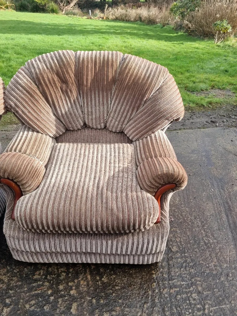 5 piece suite of furniture - Image 1