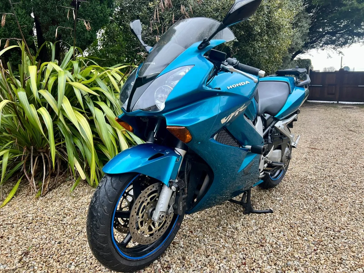 Honda VFR800 - Image 1