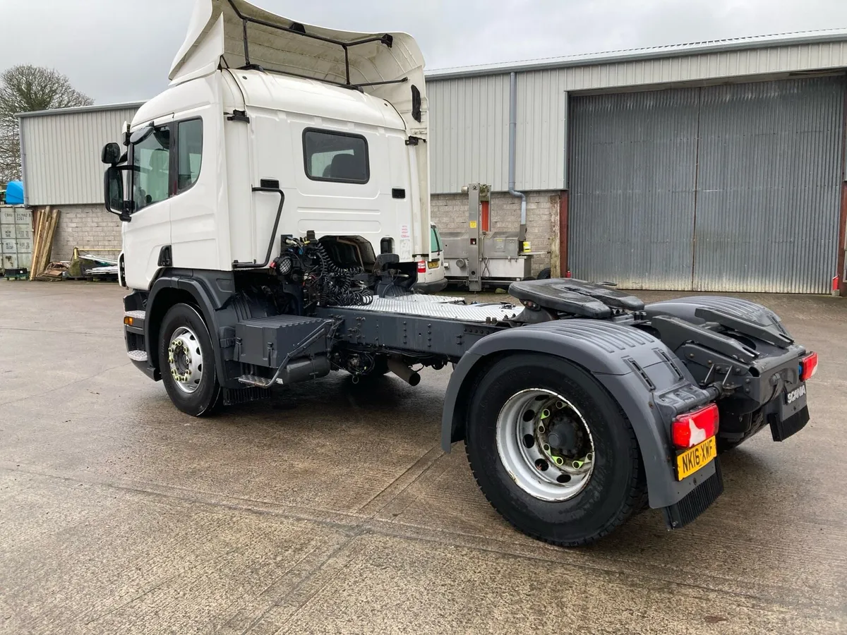 2016 Scania P360 4x2 Sleeper cab unit - Image 3