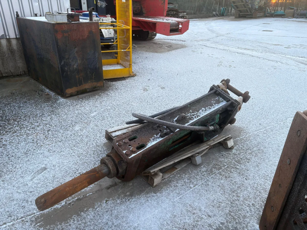 Montabert 501 Rock Hammer - Image 3