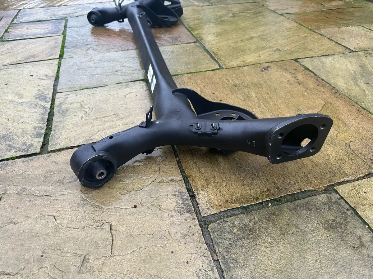 Toyota Yaris rear axle - Image 2